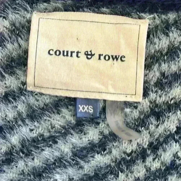 Court & Rowe Houndstooth Eyelash Cardigan - Picture 4 of 11